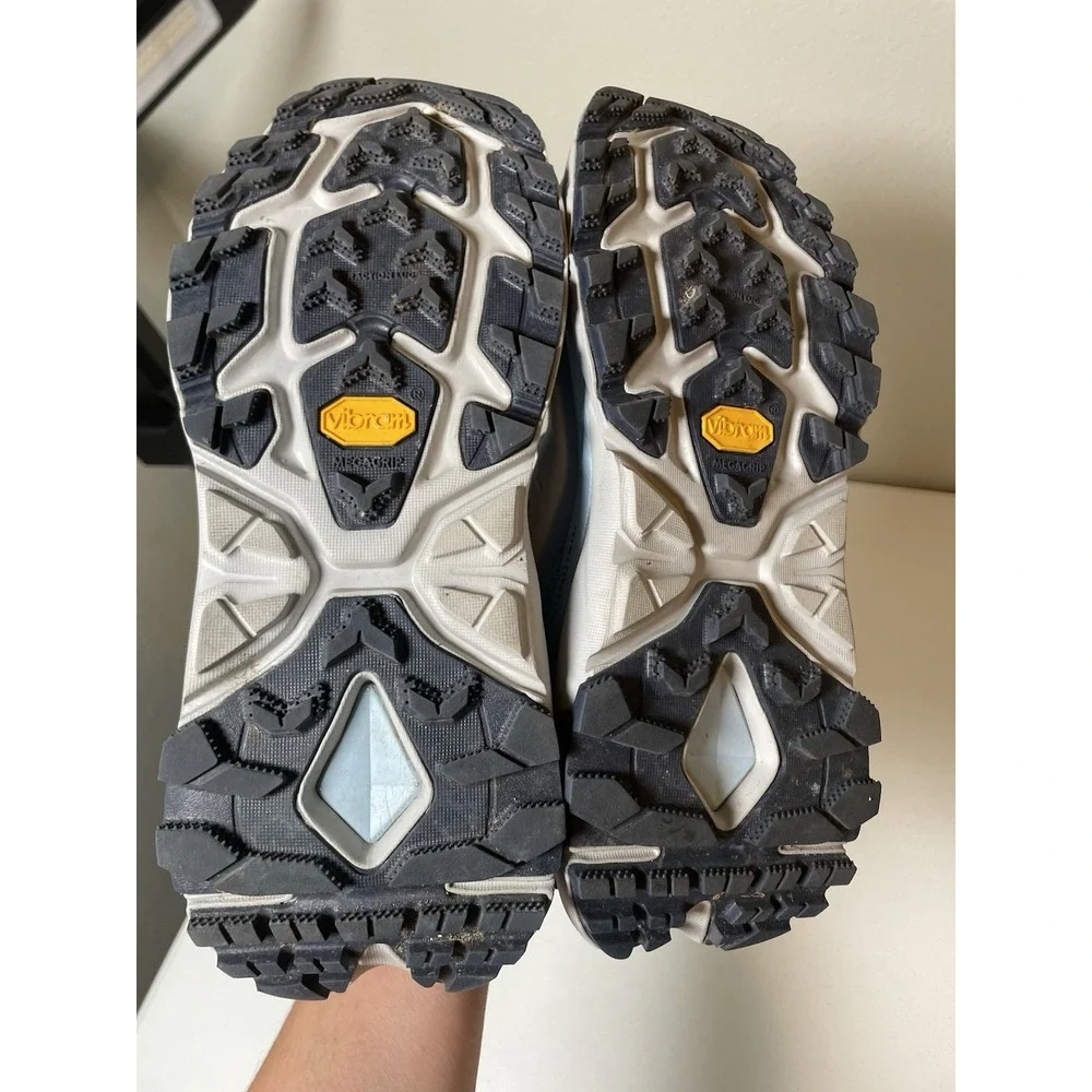 Hoka One One hoka one